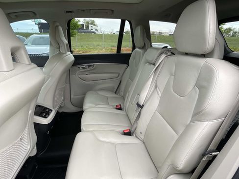 Used 2020 Volvo XC90 T6 Momentum AWD/4WD image 12