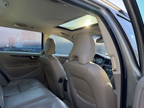 Used 2007 Volvo XC70 AWD/4WD image 5