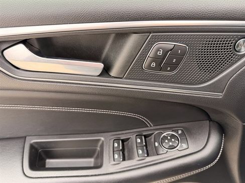 Certified 2022 Ford Edge Titanium image 18