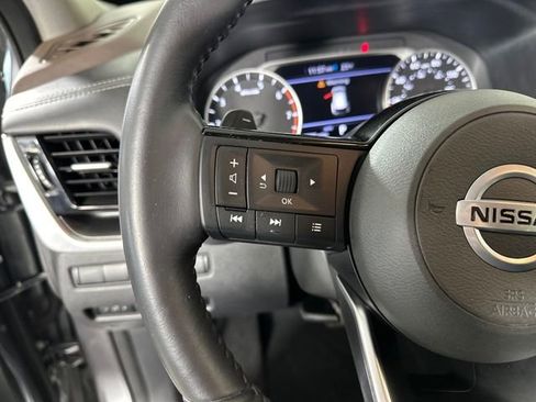 Used 2021 Nissan Rogue SV w/ Premium Package image 15