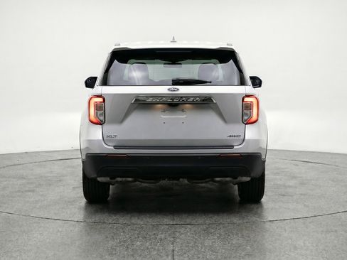 Used 2024 Ford Explorer XLT w/ Equipment Group 202A image 7