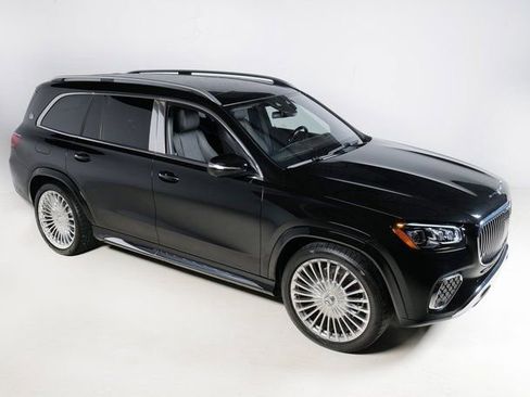 Used 2024 Mercedes-Benz Maybach GLS 600 4MATIC image 34