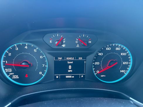 Used 2018 Chevrolet Equinox LT FWD image 11