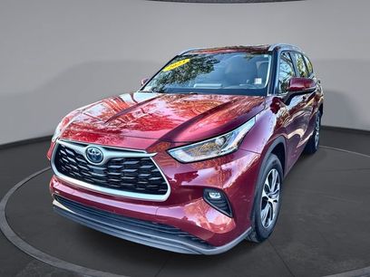 Used 2023 Toyota Highlander XLE