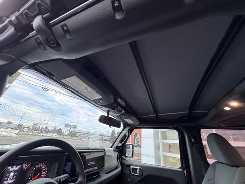 Used 2025 Jeep Wrangler Sport image 24