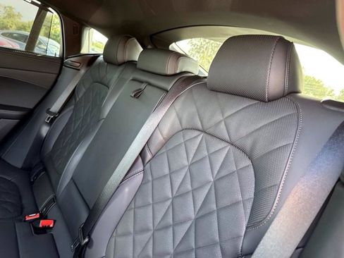 Certified 2025 BMW X6 xDrive40i image 15