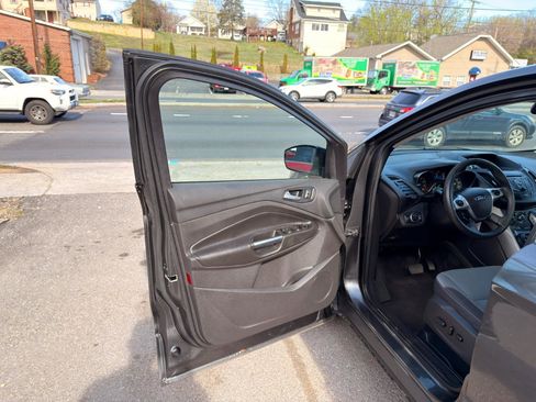 Used 2016 Ford Escape SE image 10