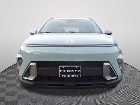 Used 2025 Hyundai Kona SEL FWD image 5