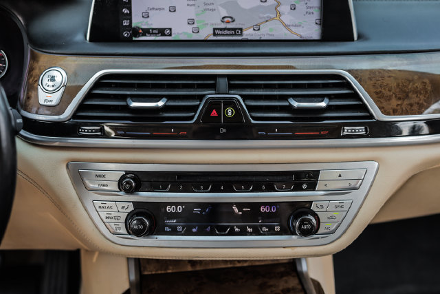 Used 2017 BMW 740i RWD image 31