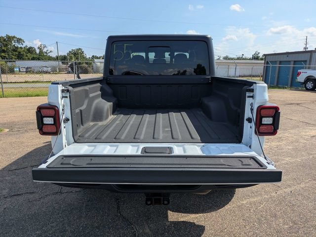 Used 2024 Jeep Gladiator Mojave AWD/4WD image 13
