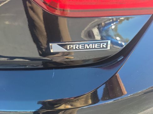 Used 2017 Chevrolet Cruze Premier image 12