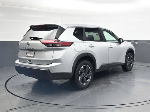 Used 2025 Nissan Rogue SV FWD image 5