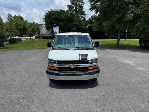 Used 2019 Chevrolet Express 3500 LT w/ LT Preferred Equipment Group RWD image 2