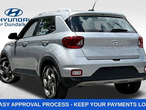 Used 2025 Hyundai Venue SEL FWD image 5
