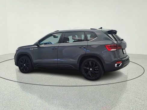 Used 2022 Volkswagen Taos SE AWD/4WD image 4
