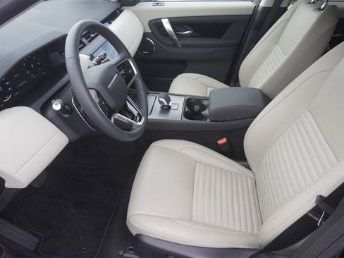 Used 2025 Land Rover Discovery Sport S image 19