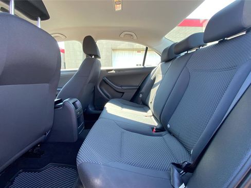 Used 2013 Volkswagen Jetta S image 11