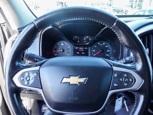 Used 2022 Chevrolet Colorado LT w/ Safety Package image 16