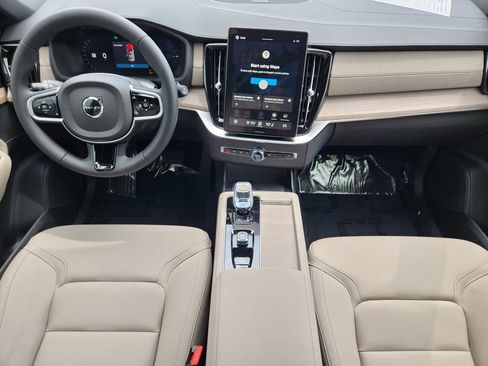 New 2026 Volvo XC90 T8 Plus w/ Protection Package Premier AWD/4WD image 15