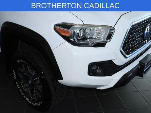 Used 2018 Toyota Tacoma TRD Off-Road w/ Technology Package AWD/4WD image 12