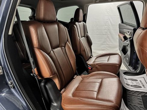 Used 2019 Subaru Ascent Touring w/ Popular Package #2 AWD/4WD image 10