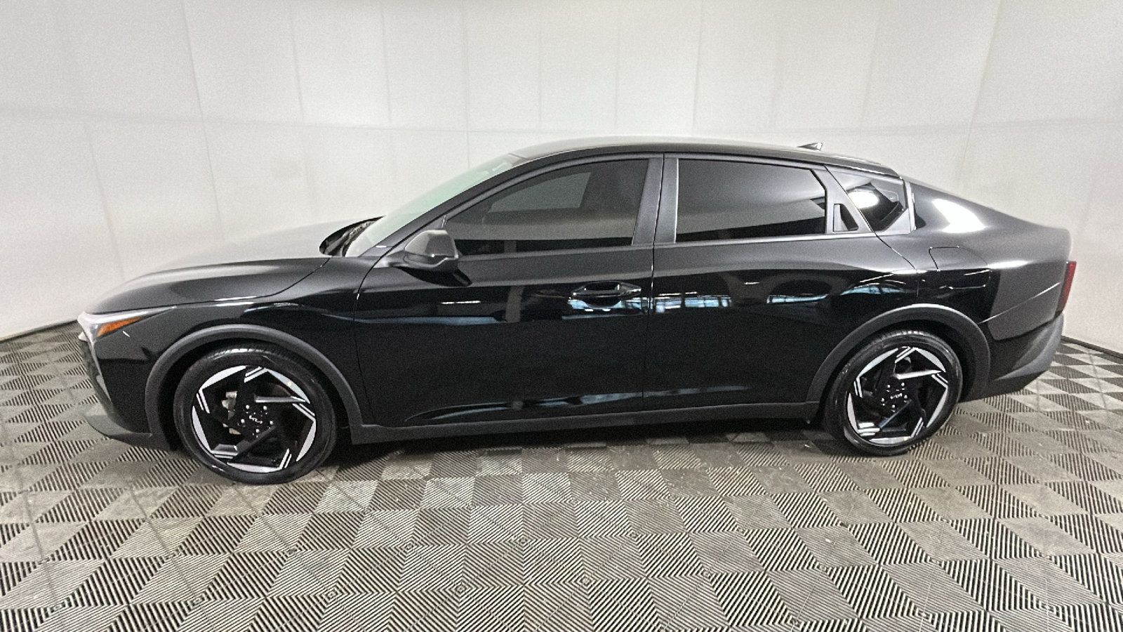 Used 2025 Kia K4 EX FWD image 6
