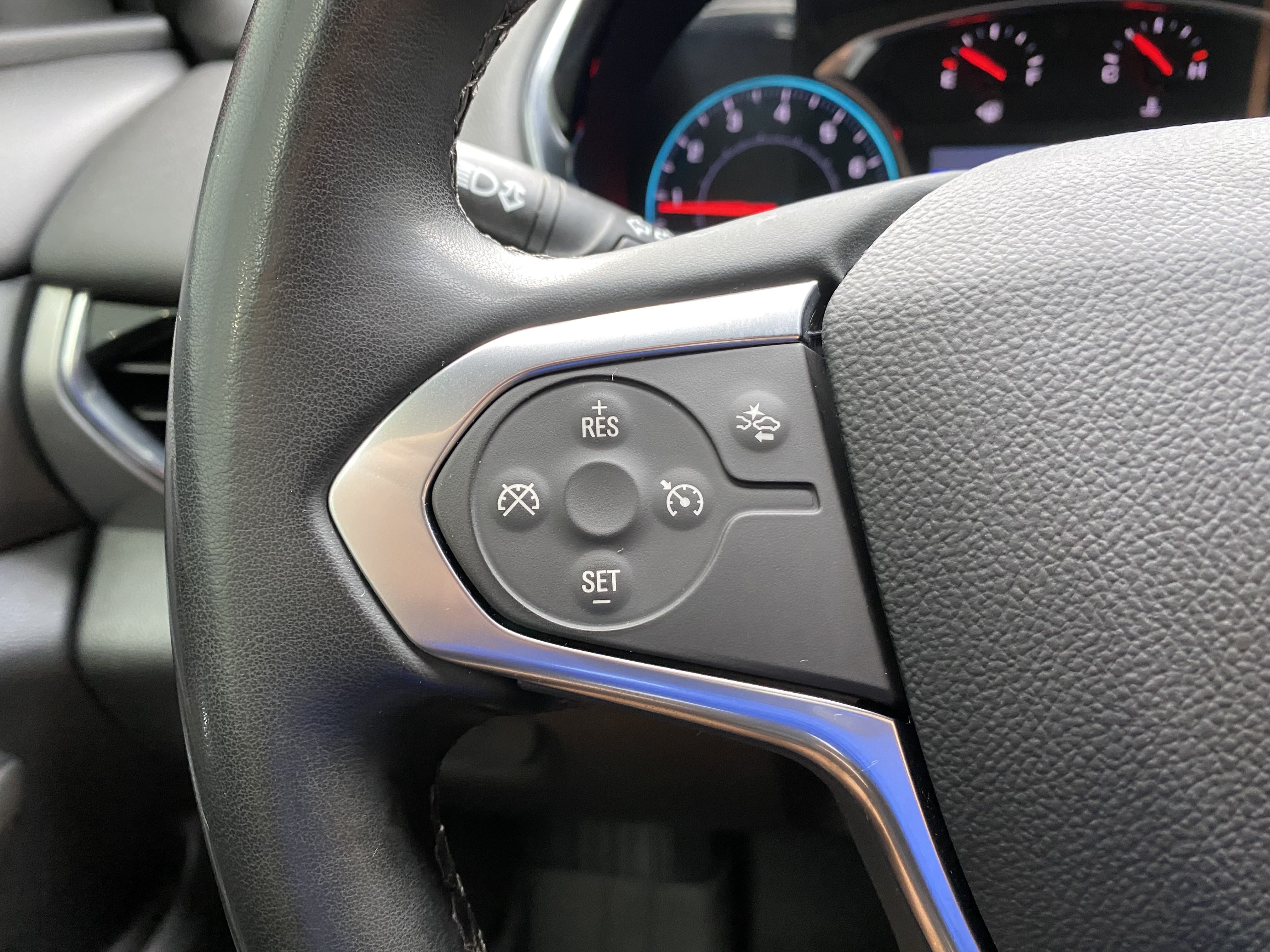 Used 2023 Chevrolet Traverse LT FWD image 19