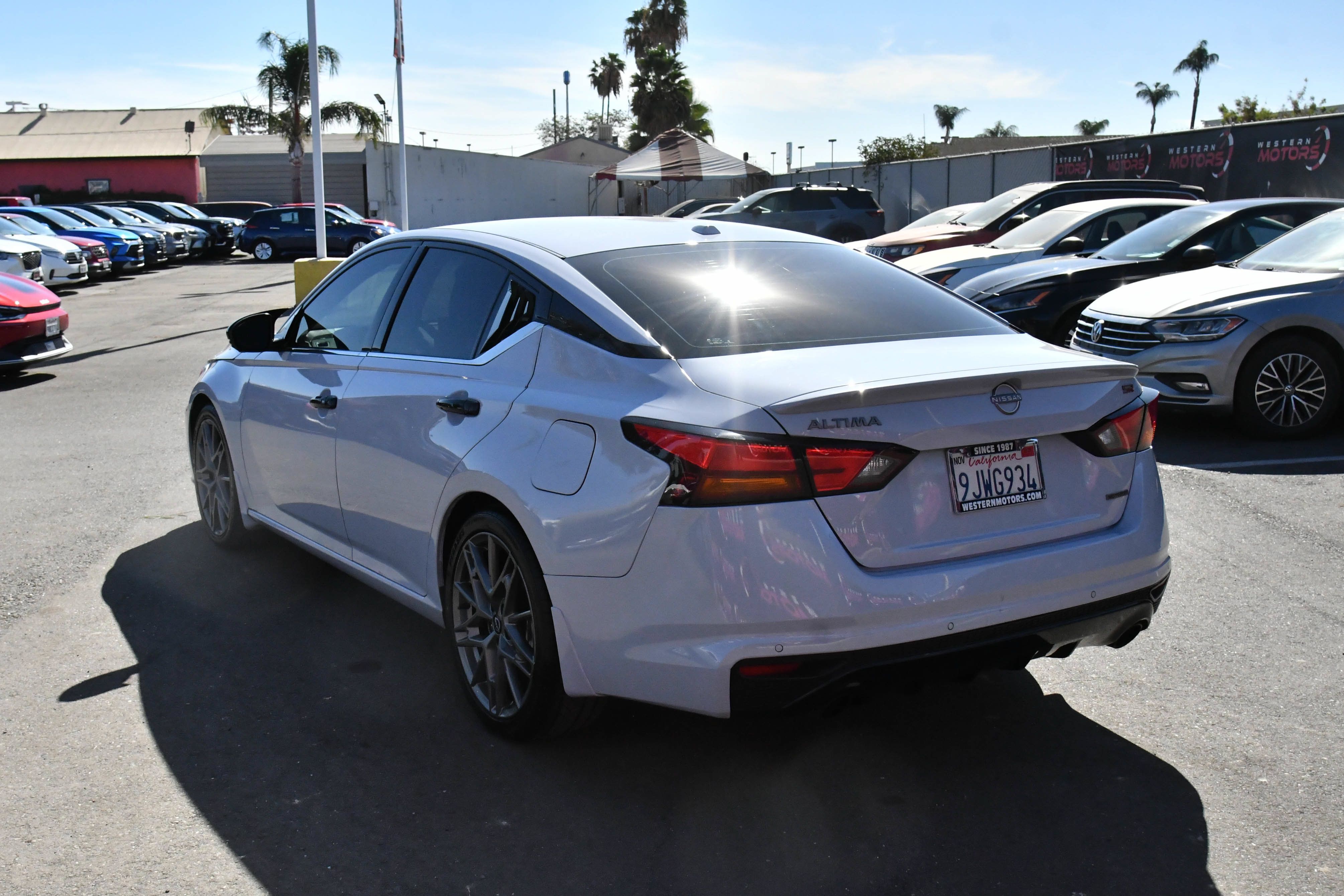 Used 2024 Nissan Altima 2.0 SR FWD image 6