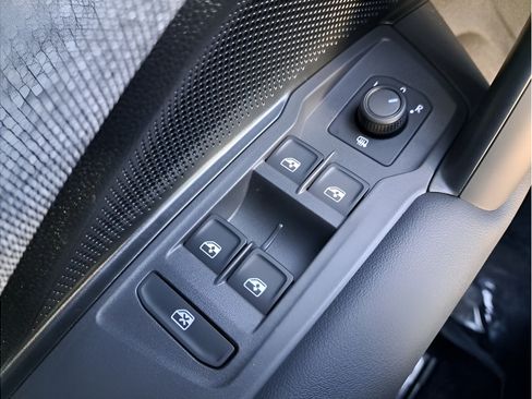 New 2025 Volkswagen Tiguan S AWD/4WD image 27