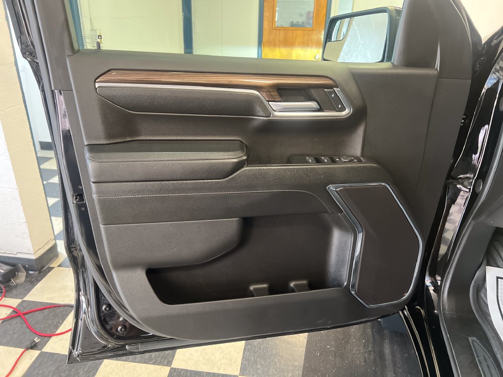 Used 2024 Chevrolet Silverado 1500 RST AWD/4WD image 39