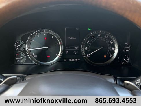 Used 2017 Lexus LX 570 4WD w/ Luxury Package image 35