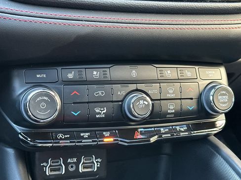 Used 2024 Dodge Durango GT image 24