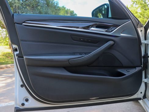 Used 2019 BMW 530i RWD image 13