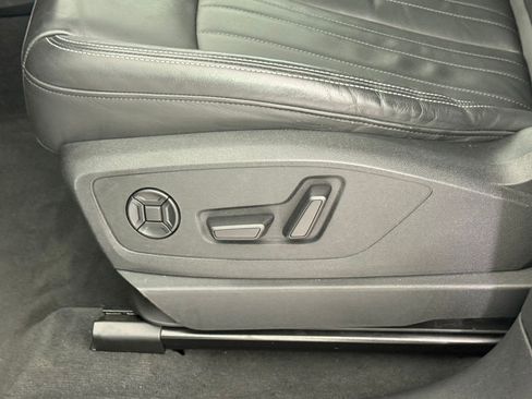 Certified 2022 Audi e-tron Premium w/ Convenience Plus Package image 15