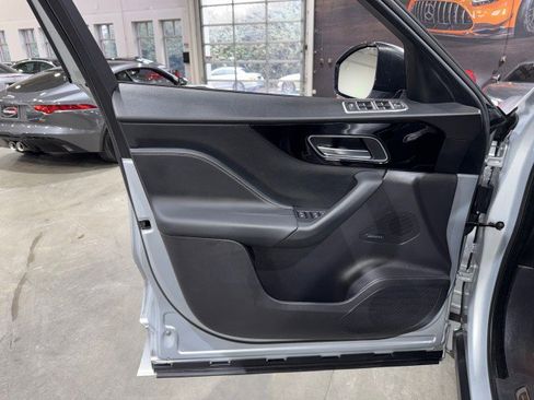 Used 2017 Jaguar F-PACE S image 49