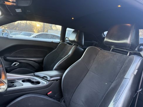 Used 2020 Dodge Challenger GT w/ Plus Package image 17