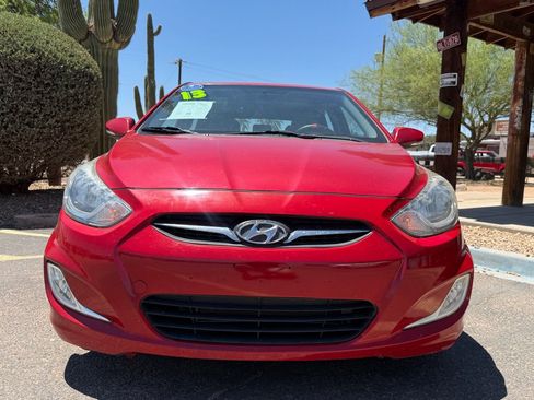Used 2013 Hyundai Accent SE FWD image 3