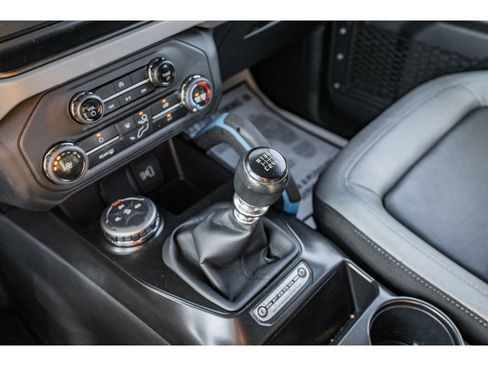 Used 2022 Ford Bronco Black Diamond image 17