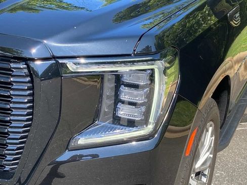 Used 2021 GMC Yukon Denali AWD/4WD image 5