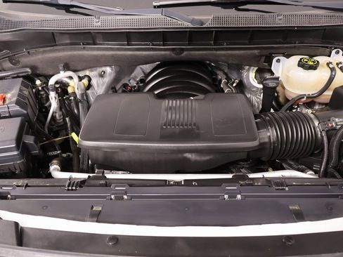 Used 2023 Chevrolet Suburban Premier image 20