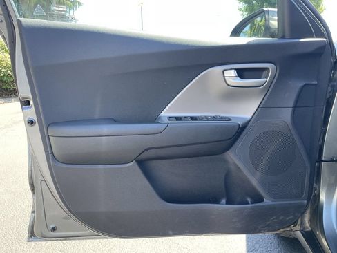 Used 2018 Kia Niro LX FWD image 20