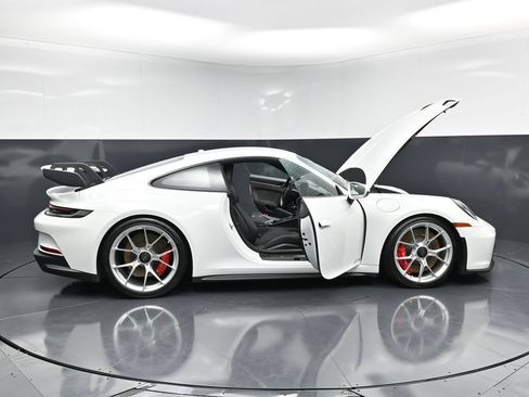 Certified 2024 Porsche 911 GT3 RWD image 31
