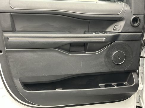 Used 2024 Ford Expedition XLT image 9