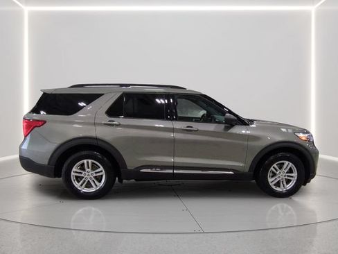 Used 2020 Ford Explorer XLT w/ Equipment Group 202A AWD/4WD image 6