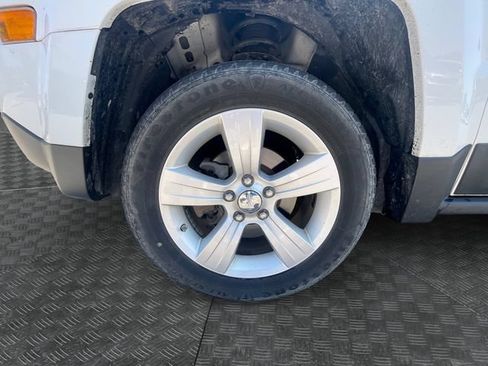 Used 2013 Jeep Patriot Latitude FWD image 13