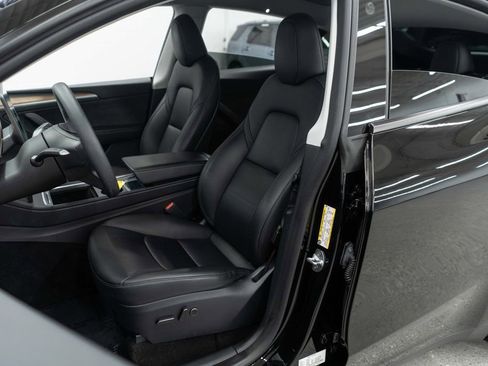 Used 2024 Tesla Model Y Long Range image 10