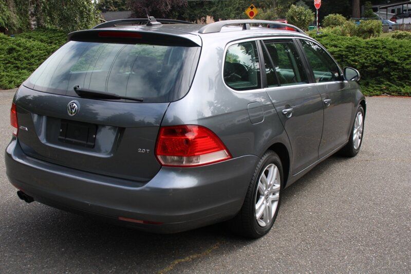 Used 2009 Volkswagen Jetta SEL FWD image 3