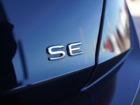 Used 2024 Volkswagen Jetta SE image 7