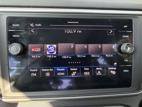 Used 2021 Volkswagen Atlas SE w/ Panoramic Sunroof Package FWD image 24