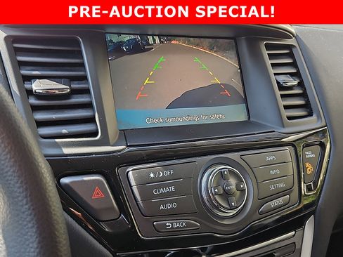 Used 2017 Nissan Pathfinder S AWD/4WD image 16